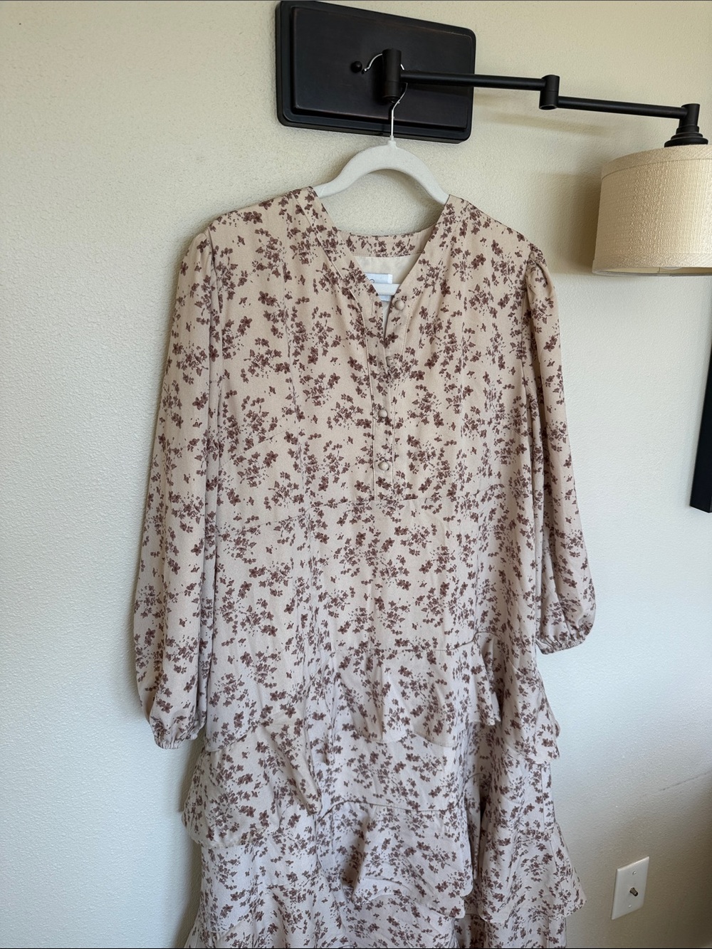 Dainty Jewells Fate Found US Beige and Brown Floral Tiered Maxi Dress XL - Picture 3 of 9